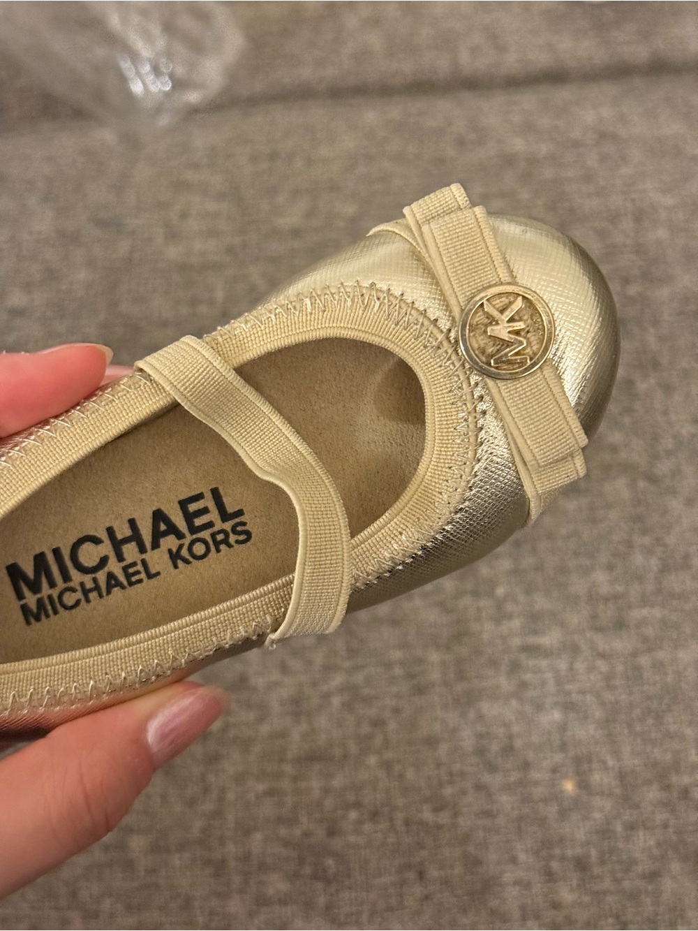 Michael Kors Toddler baby Girl’s Gold Mary Jane Ballet Style Shoes Size 5 - Picture 3 of 7